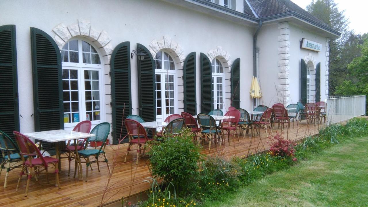 Auberge Du Lac De Mondon Mailhac-sur-Benaize Экстерьер фото