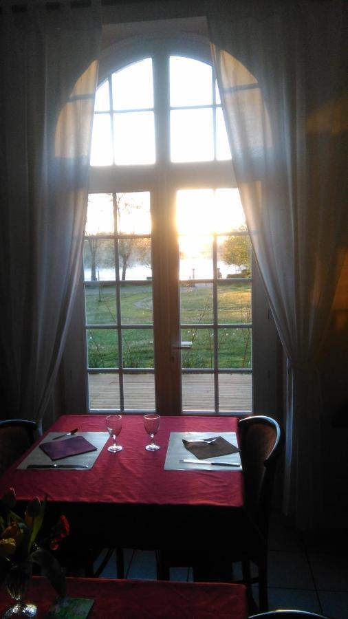 Auberge Du Lac De Mondon Mailhac-sur-Benaize Экстерьер фото