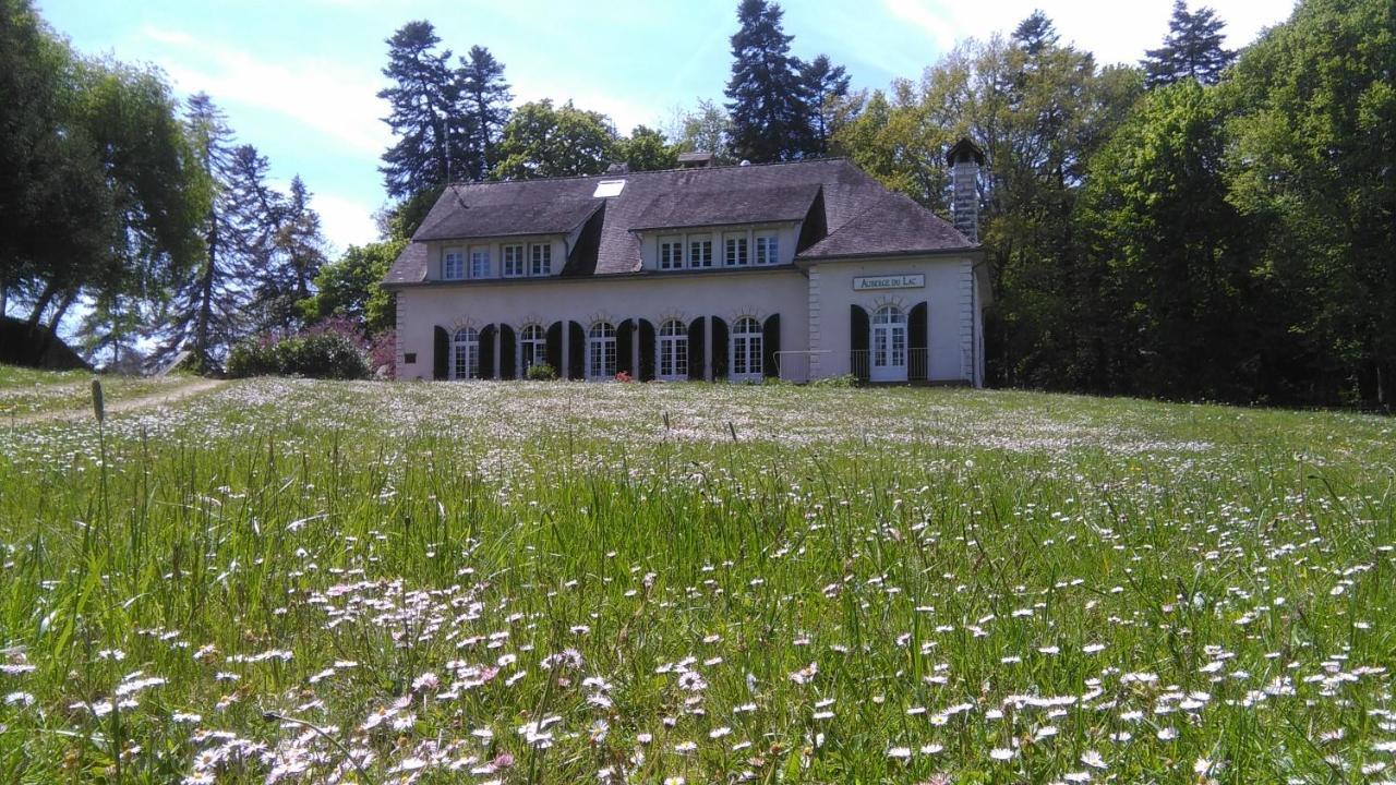 Auberge Du Lac De Mondon Mailhac-sur-Benaize Экстерьер фото