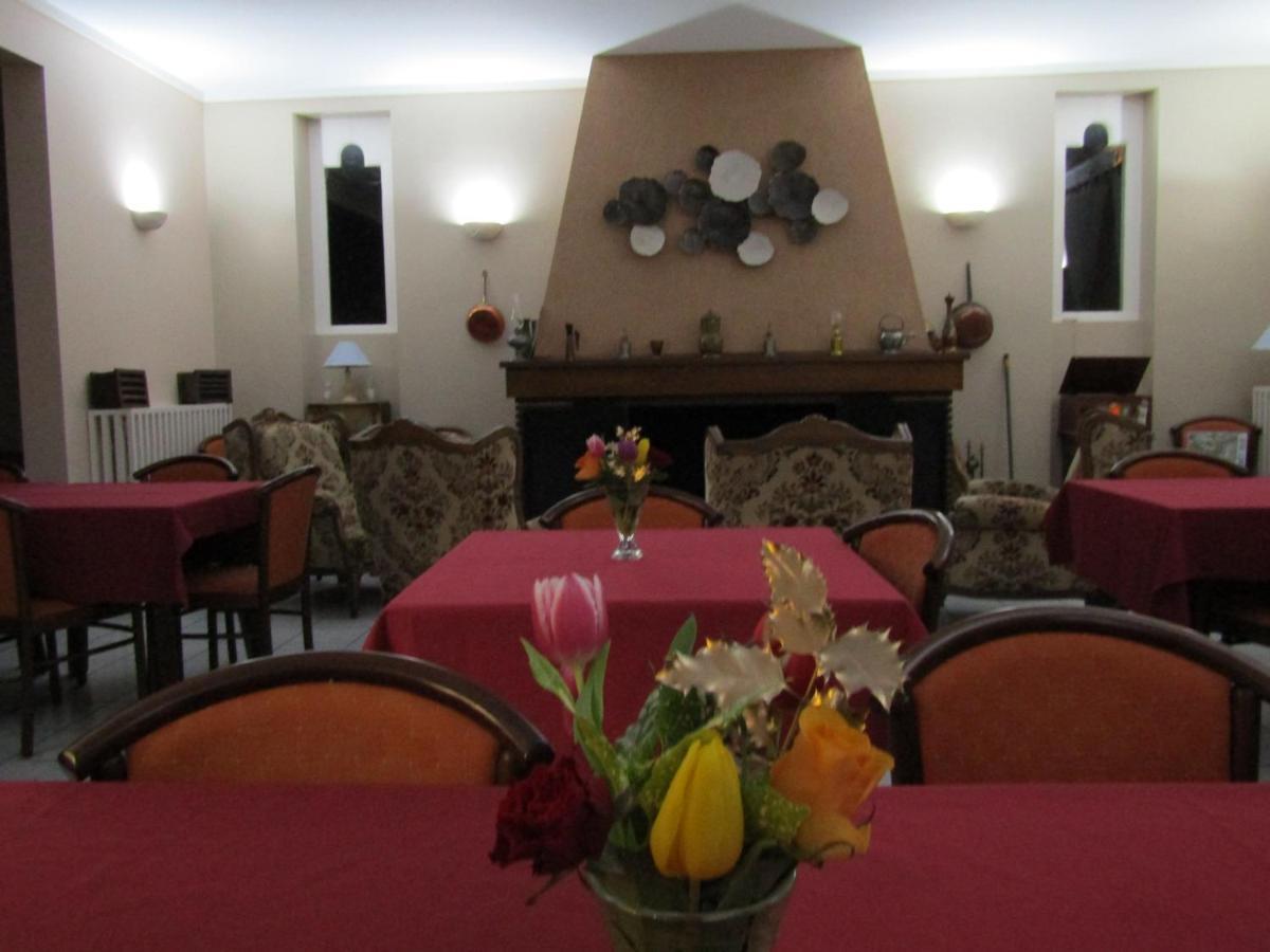 Auberge Du Lac De Mondon Mailhac-sur-Benaize Экстерьер фото