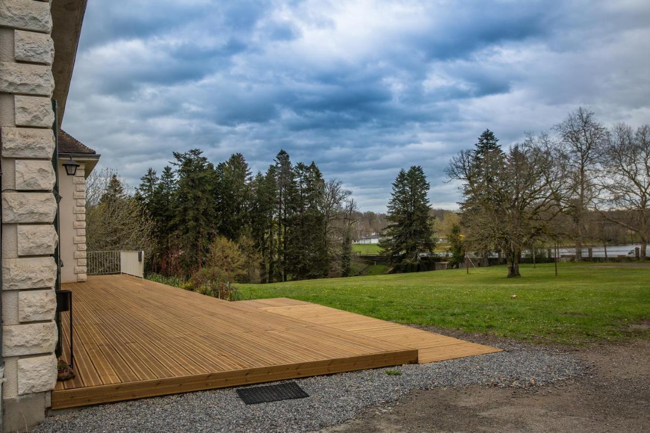 Auberge Du Lac De Mondon Mailhac-sur-Benaize Экстерьер фото
